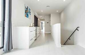 Luxury Paradise Walk to Las Olas -5 Mins to Beach