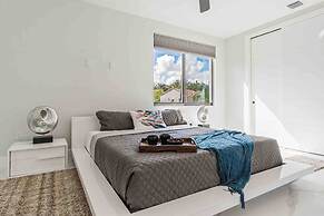Luxury Paradise Walk to Las Olas -5 Mins to Beach