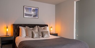 Modern Luxury Apartment In The Heart of Henley