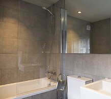 Modern Luxury Apartment In The Heart of Henley