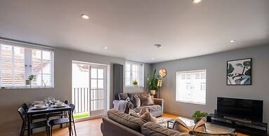 Modern Luxury Apartment In The Heart of Henley