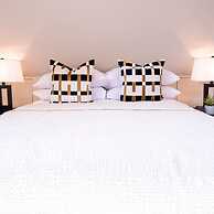 Luxurious 4 Bedroom Vineyard Villa Stanlake Park