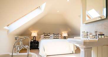 Luxurious 4 Bedroom Vineyard Villa Stanlake Park