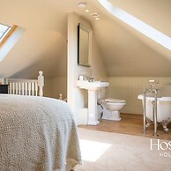 Luxurious 4 Bedroom Vineyard Villa Stanlake Park