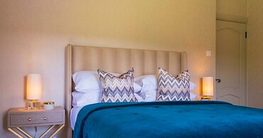 Luxurious 4 Bedroom Vineyard Villa Stanlake Park