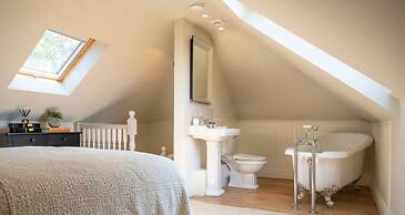Luxurious 4 Bedroom Vineyard Villa Stanlake Park