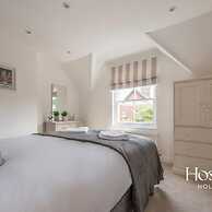 Stunning Character House In The Centre of Henley