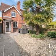Stunning Character House In The Centre of Henley