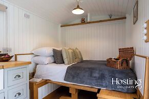 One Of A Kind Shepherds Hut With Incredible Views