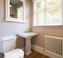 The Victoria - Central Luxury Home