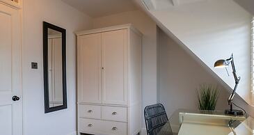 The Victoria - Central Luxury Home