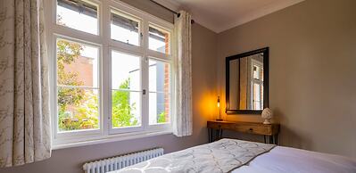 The Victoria - Central Luxury Home