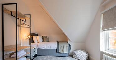 The Victoria - Central Luxury Home