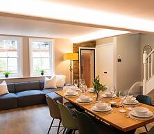 The Victoria - Central Luxury Home