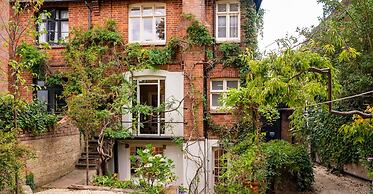 The Victoria - Central Luxury Home