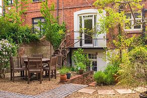 The Victoria - Central Luxury Home