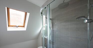 The Victoria - Central Luxury Home