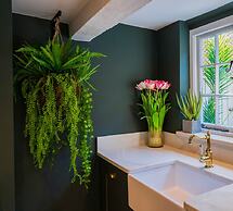 The Palm Cottage Marlow