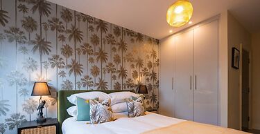 Super Vibrant 2 Bedroom With Parking