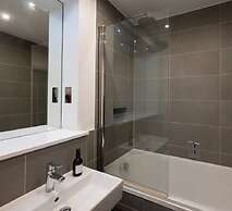 Super Vibrant 2 Bedroom With Parking