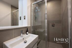 Super Vibrant 2 Bedroom With Parking