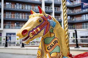 Super Vibrant 2 Bedroom With Parking