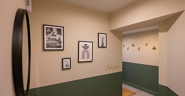 Super Vibrant 2 Bedroom With Parking