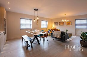 Super Vibrant 2 Bedroom With Parking