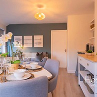 Super Central Apartment Close To River Station