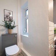 Super Central Apartment Close To River Station