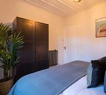 Super Central Apartment Close To River Station