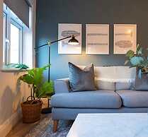 Super Central Apartment Close To River Station