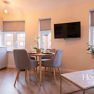 Super Central Apartment Close To River Station