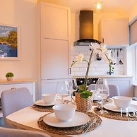 Super Central Apartment Close To River Station