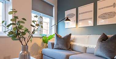 Super Central Apartment Close To River Station