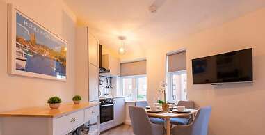 Super Central Apartment Close To River Station