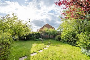 Kidlington 3 BR House Parking Large Garden