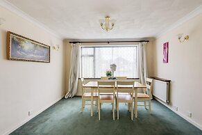 Kidlington 3 BR House Parking Large Garden