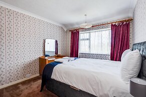 Kidlington 3 BR House Parking Large Garden