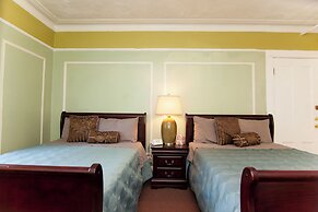 Saint Nicholas Inn Guesthouse