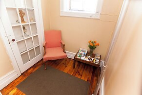 Saint Nicholas Inn Guesthouse