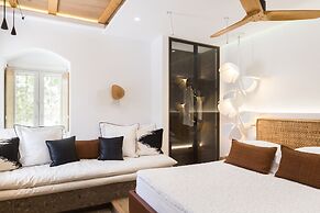 Kallos Villas & Suites