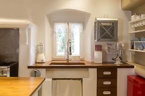 Kallos Villas & Suites