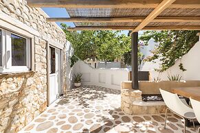 Kallos Villas & Suites