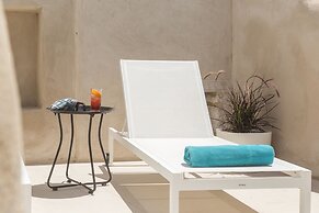 Kallos Villas & Suites