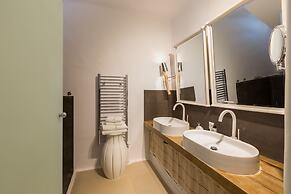 Kallos Villas & Suites