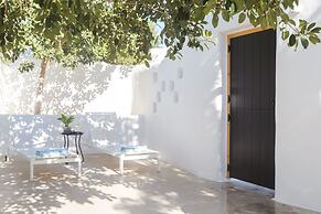 Kallos Villas & Suites