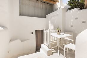 Kallos Villas & Suites