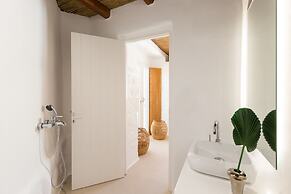 Kallos Villas & Suites