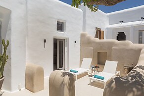 Kallos Villas & Suites
